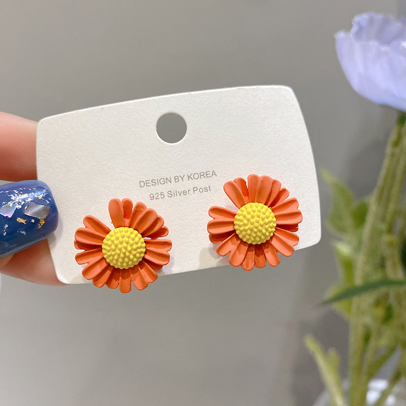 Aretes Pequeños De Aleación De Flor De Margarita al por mayor